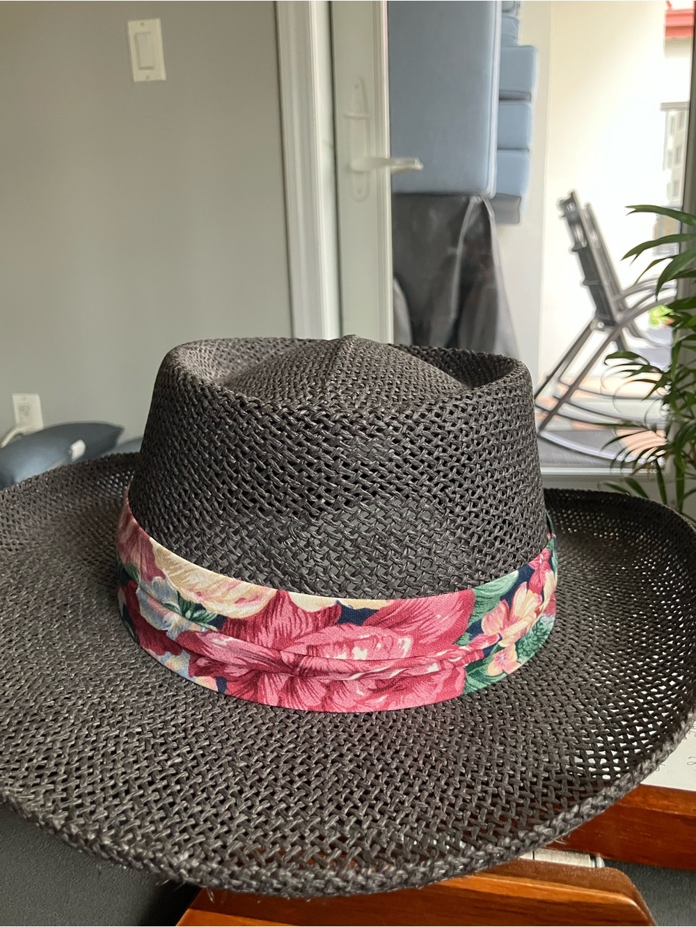 Men Black Straw Fedora Hat with Floral Band